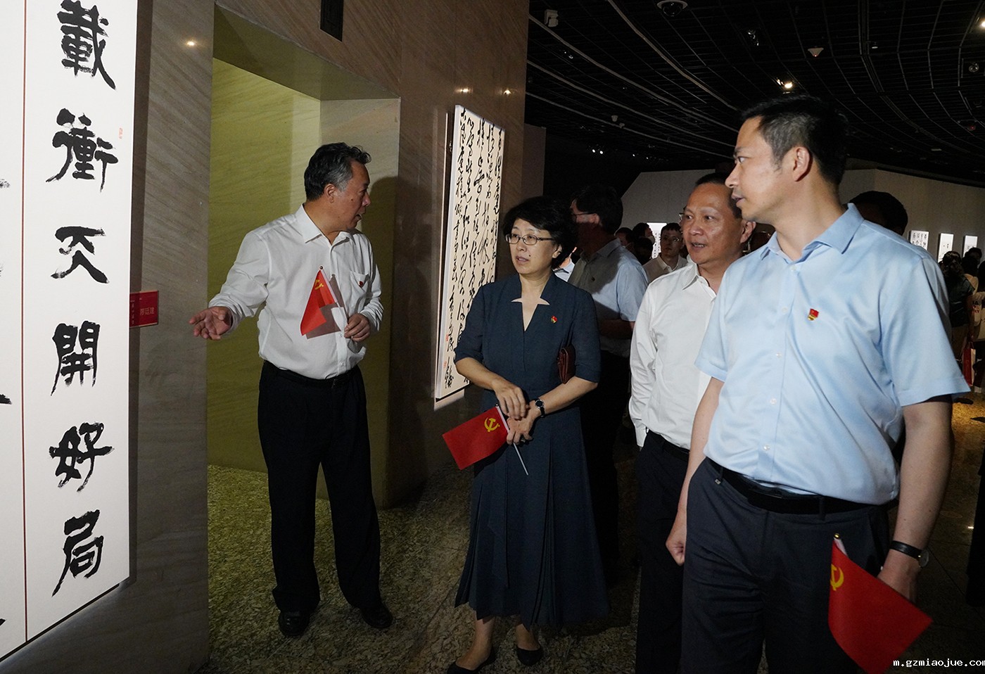 10领导参观展览4 10领导参观展览4