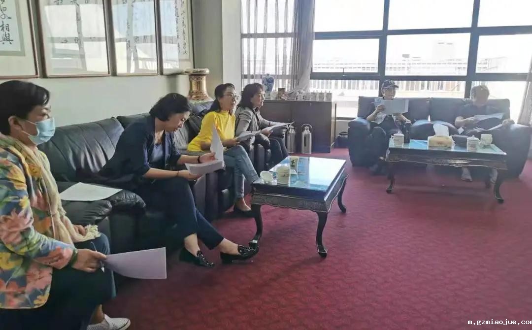 专家评审团召开评审会(朝阳文联供图) 专家评审团召开评审会(朝阳文联供图)