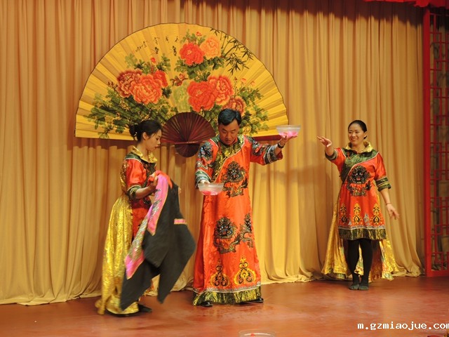 5-古彩戏法《金玉满堂》现场（任海濛摄）