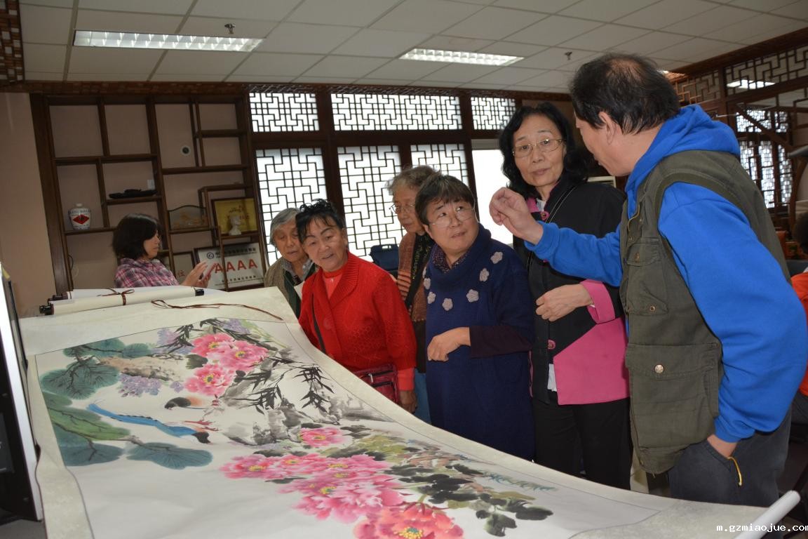 文艺志愿者现场教学 2.jpg