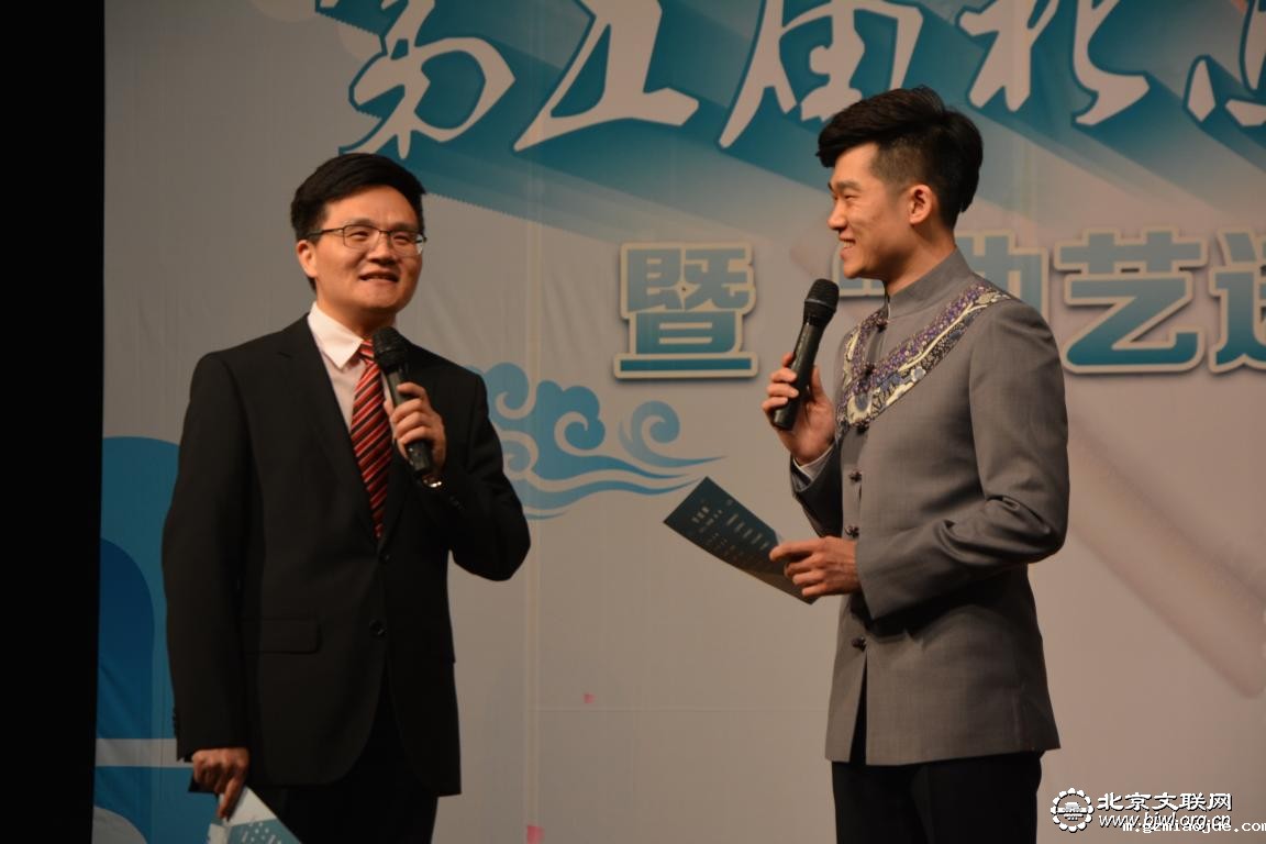 李伟建、徐涛主持演出.JPG